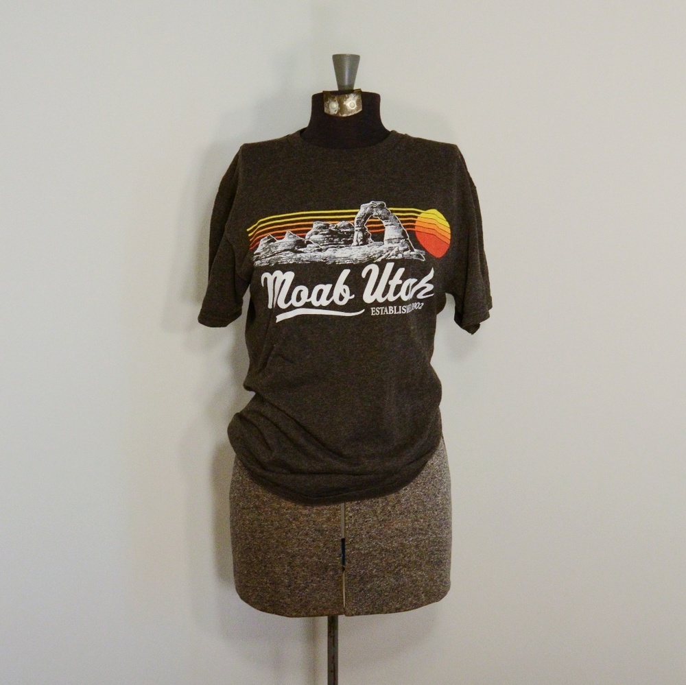 Moab, UT Souvenir Graphic Tee National Park